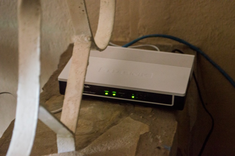 Router instalado por ETECSA en las casas de los clientes de "Nauta Hogar"