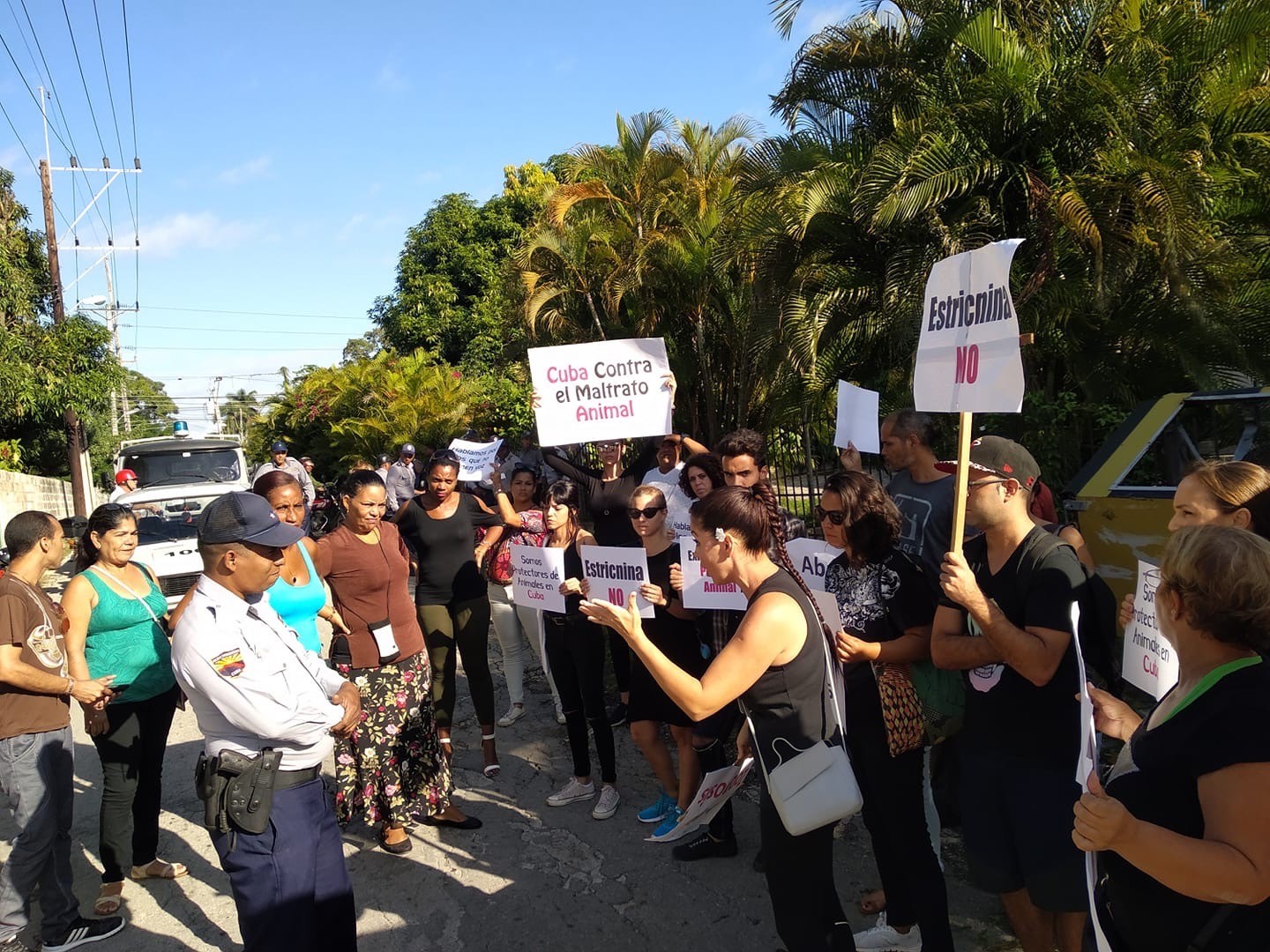 Protesta de animalistas en La Habana