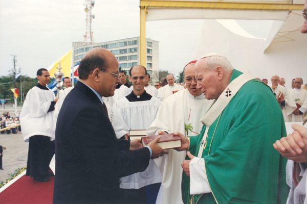 Iglesia, Estado y libertad en Cuba: una entrevista con Dagoberto Valdés