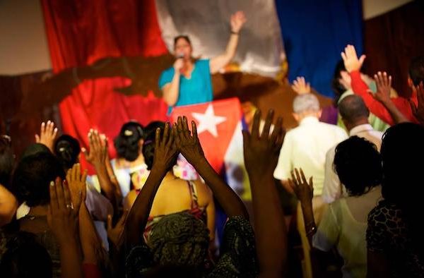 El Decreto Ley 370 también limita la libertad religiosa en Cuba