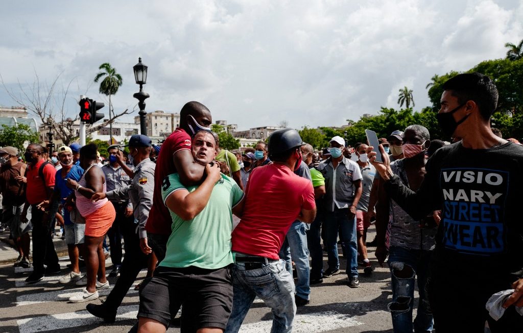 Detención de Juan Dennis Rodríguez en las protestas del 11 de julio