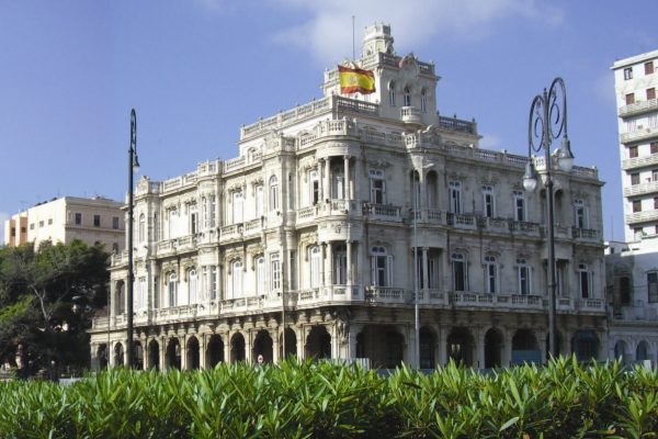 España denuncia violación de derechos digitales en Cuba